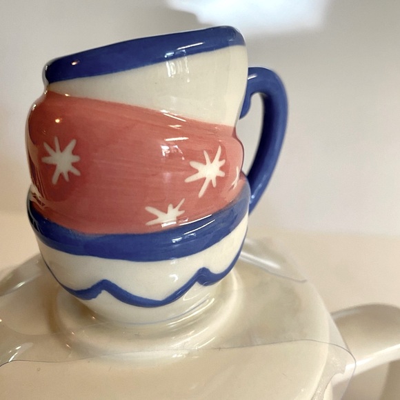 2 NWT Rae Dunn Alice In Wonderland mugs with toppers. - Picture 5 of 8